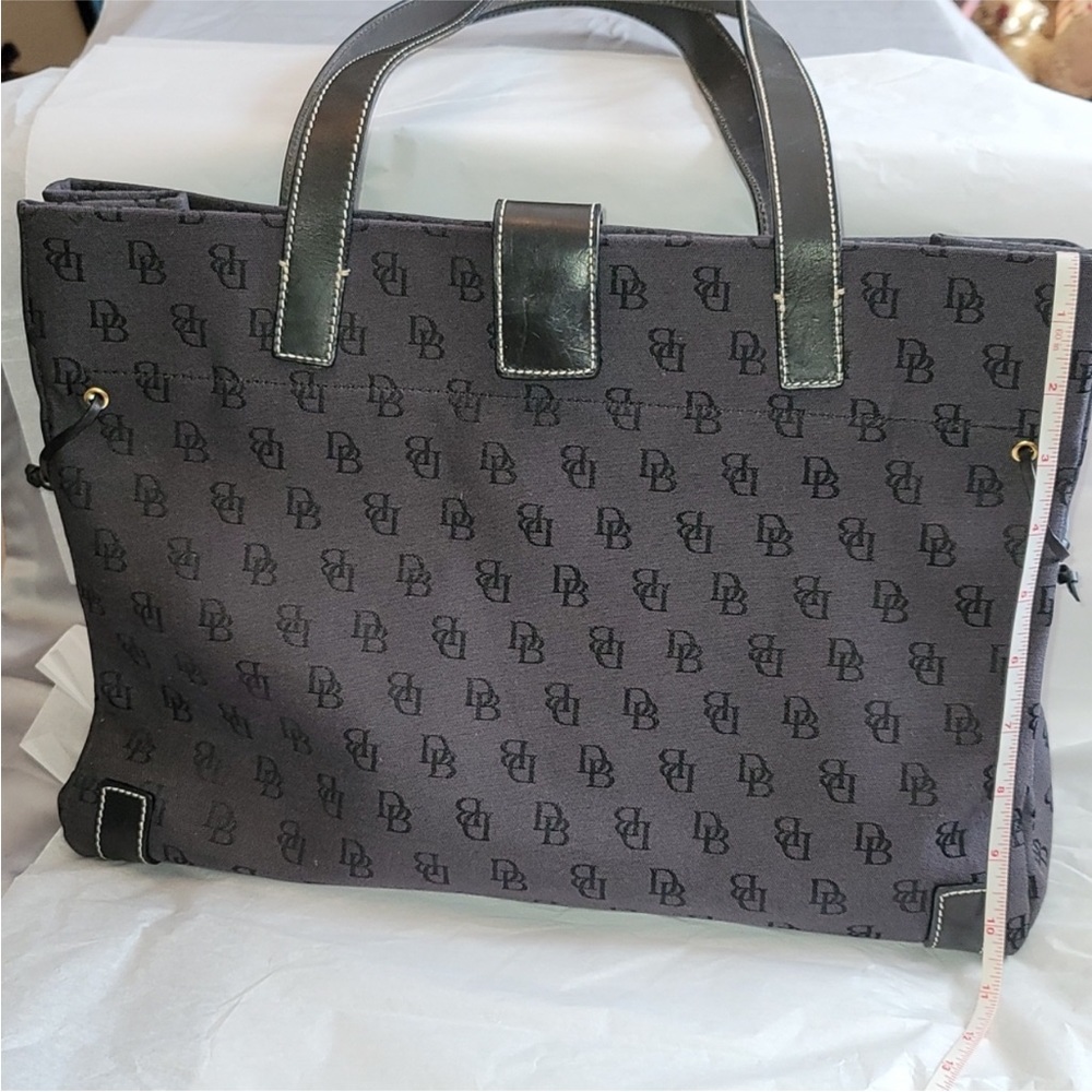 Dooney & Bourke Medium Tote Black Monogram L32C
